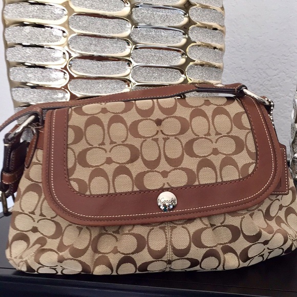 Signature Coach Purse - Picture 2 of 6